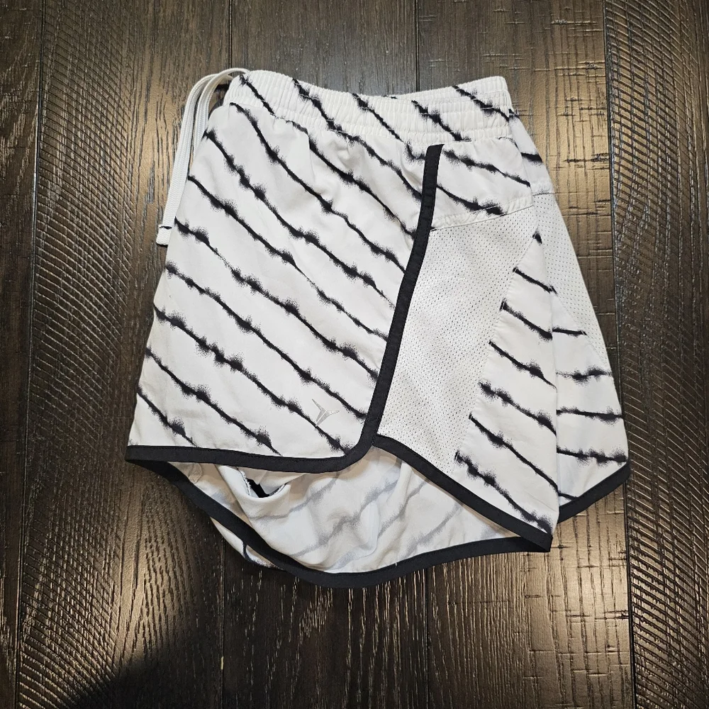 Old Navy Active Shorts - Picture 3 of 7